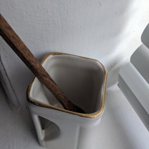 Handmade Ceramic Mixing Jar - Picture 2 of 4